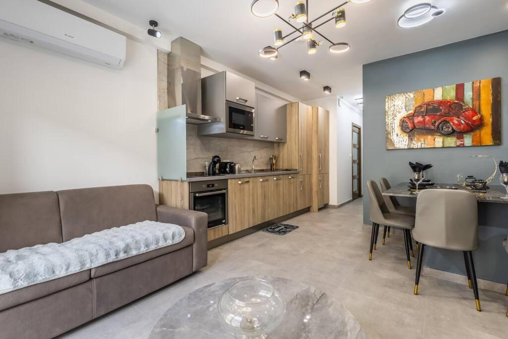 Nocturnal Elegance Apartment By Solea スリーマ エクステリア 写真